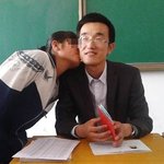 [공포베스트] 中 "<b>졸업장</b> 받고 싶으면 뽀뽀해"