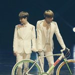 [EXO] 이 사진 진짜 소년과 남자사이 ㅇㅇㅇㅇㅇ
