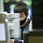 [시우민] 어제 공항에서 <b>민석</b>이 검색대 통괔ㅋㅋㅋㅋ