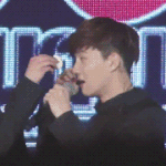 [시우민] <b>민석</b>이 챙겨주는 모습이좋다~끄으ㅠㅠㅠ