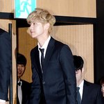 [EXO] 턱선에 <b>베일</b> 거 같음