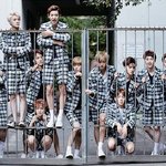 [시우민] <b>단체</b> 포토북 스틸<b>컷</b> (이쁨주의 )