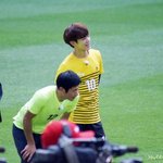 <b>축구장</b>에서 쓸떼없이 빛나는 민호ㅋㅋ