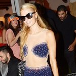 <b>디제</b>잉하는 패리스 힐튼. 시급이 어마어마해..