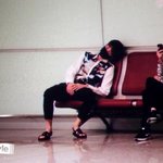 [카이] 잠을 <b>자야</b>하는데