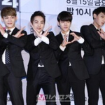 [EXO] 질문)나는 한번이라도 팬들을 <b>atm</b>이라고 생각한적이 있다?