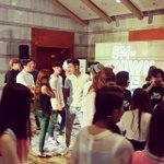 [EXO] 대기실 사진인데 백현 앞에 태연임?티파<b>니임</b>?