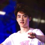 [EXO] 슴콘에서 입은 티셔츠에 있는 <b>곰돌이</b>