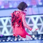 [EXO] 준희언니 무릎꿇은 짤