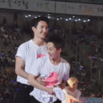 [EXO] 시우민 졸라 귀엽다 ㅋ 고양이같아