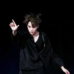 [EXO] 종인이 사진보는데