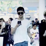[EXO] 세훈이 아주 핸드폰을 들고<b>사네</b>