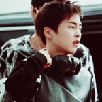 [EXO] 민석이 오늘 겁나까리하네