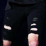 [EXO] 이거봐 종인이 손이랑 <b>무릎</b>