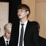 [EXO] 집에 어제 먹다남은 <b>딱딱</b>한 오징어가 있는데