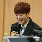 [EXO] 너네 학교 <b>생활복</b> 무슨색임?