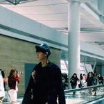 [EXO] 공항찬열 <b>기럭지</b> 봐ㅠㅠ