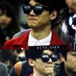 [EXO] 야 근데 첸은 <b>노안</b>인편임?