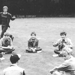 [EXO] 애들 이거 누구 뒤에 <b>손수건</b> 놓은것같음?