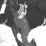 [EXO] 슈밍 <b>허리</b>에 팔감은거 누구야