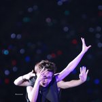 [시우민] 시우민팔4개.....?