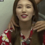 [EXO] 귀짤로 놀란 마음 <b>수지</b>보고 진정하고강