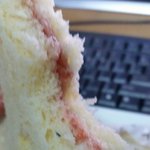 파리바게트 <b>식빵</b>에서 뭐가 나왔어요