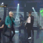[EXO] 오늘 카이 <b>셔츠핏</b> 대박