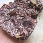 초코뮤즐리와 견과류가 듬뿍 들어간 초코<b>크런치</b>