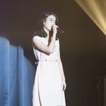이제 <b>단아</b>함도 소화해내는 아이유