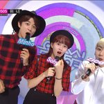 만찢남 <b>민호</b>의 쇼음악중심 레드타탄체크패턴 셔츠*_*