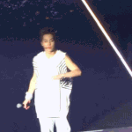 [시우민] 싱가폴 <b>인사</b>요정 시우민