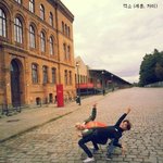 <b>식상</b>한 포즈 거부하는 아이돌