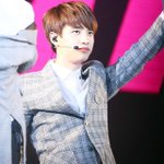 [EXO] 경수 관상을 보아하니 대충이럼