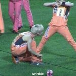 [EXO] '루한,아~<b>시선</b>을 어디야 둬야하나'