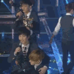 [EXO] <b>형아</b>들춰업는깅죵댕