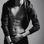 [EXO] 막내즈들은 그냥 기본으로 복근이 <b>탑재</b>되있는듯