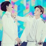 [EXO] 날 업어키워준 형의 <b>멱살</b>을 한번 잡아본다