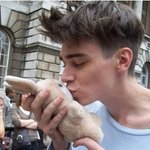 투<b>블럭</b>컷 유행의 창시자~ 똘끼 충만한 모델 콜모어!