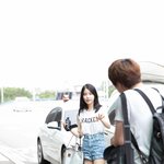 [아이유] 팬들을 사진찍는게 맛들린 아이유