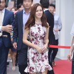 코디 바뀐듯한 어제자 손예진