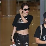 블랙 크롭탑 입고 복근공개한 선미