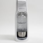 차가운 <b>탄산수</b>로 세수하면 모공 좁아진데요~ 소다스트림