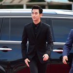 별에서온 김수현의 올블랙 수트핏;;;