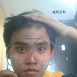 <b>소품</b>을 활용한 저퀄 코스프레