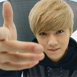 [EXO] <b>복도</b>에서 넘어졌는데 