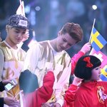 [EXO] 세훈이 애기들 우<b>쭈쭈</b>하는 짤들