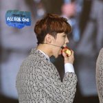 [exo] 엑소중에 <b>이분</b> 누군가여?