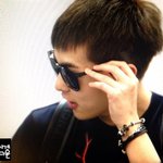 [EXO] 시우민까르띠에 <b>왼손약지</b>에낀거 나만충격??