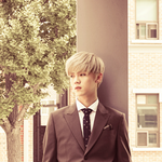 [EXO] 퇴근하고 나왔는데 회사 <b>로비</b>에서 폼 잡고 있는 루한 vs